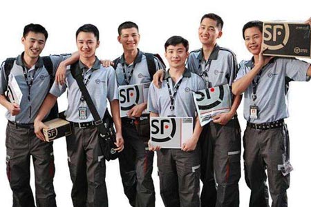 企業(yè)的定做工作服款式到底要不要經(jīng)常更換？