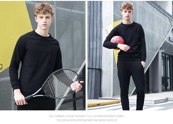 插肩袖純色圓領(lǐng)衛(wèi)衣定做模特實(shí)穿之黑色效果展示圖